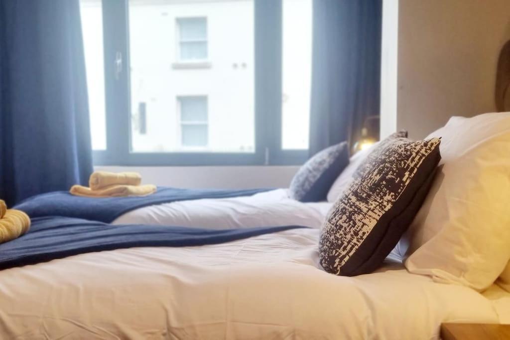 Central Riverside Apartment Бристоль Экстерьер фото