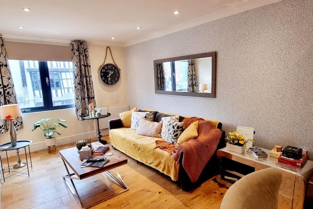 Central Riverside Apartment Бристоль Экстерьер фото